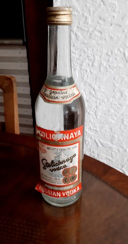Alte flasche stolichnaya - flasche, wodka